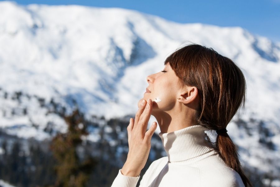 استفاده از ضد آفتاب در زمستان